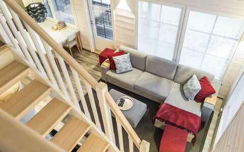 Maaruska a: Balcon, Appartement, Ombre, Verre, Condominium, Balustrade, Porche, Daylighting, Plate-Forme, Mobilier De Jardin