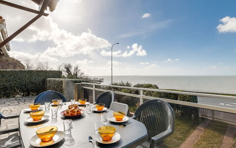 La Grande Côte: Ciel, Repas, Vacances, Petit Déjeuner, Nuage, Restaurant, Le Déjeuner, Immobilier, Océan, Brunch