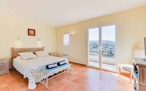Hameau du Brost: Chambre, Meubles, Propriété, Pièce, Lit, Sol, Design Intérieur, Bâtiment, Drap De Lit, Cadre De Lit
