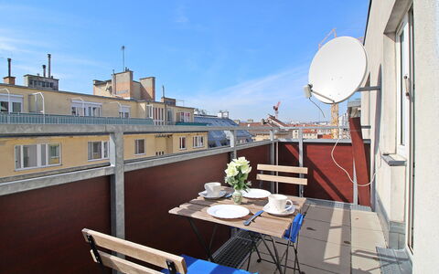 Vienna Waits for You: Propriété, Appartement, Toit, Bâtiment, Pièce, Immobilier, Balcon, Ciel, Maison, Voie Navigable