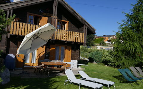 Nendaz 706: Propriété, Maison, Bâtiment, Domicile, Immobilier, Arrière-Cour, Balancelle, Mobilier De Jardin, Cour, Meubles