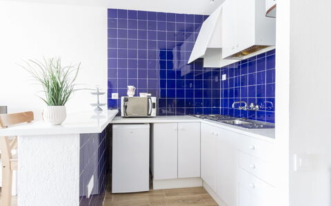 Symar: Tuile, Pièce, Propriété, Bleu, Design Intérieur, Cuisine, Architecture, Meubles, Bâtiment, Mur