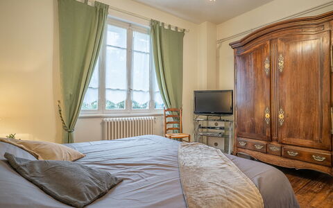 Ker Maria: Propriété, Meubles, Cabinetry, Confort, Bois, Textile, Éclairage, Design Intérieur, Fenêtre, Tiroir