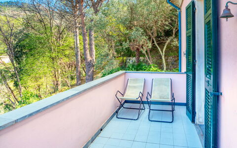 Olivi Del Mesco - Levanto: Propriété, Immobilier, Maison, Arbre, Architecture, Pièce, Domicile, Bâtiment, Zone Résidentielle, Balcon