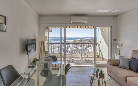Canigó: Pièce, Propriété, Bâtiment, Design Intérieur, Meubles, Maison, Salon, Immobilier, Appartement, Sol