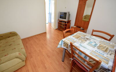 Logement:&nbsp;Surjan 107.2