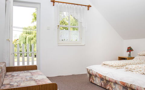 Welle: Propriété, Bâtiment, Meubles, Fenêtre, Bois, Textile, Ombre, Design Intérieur, Éclairage