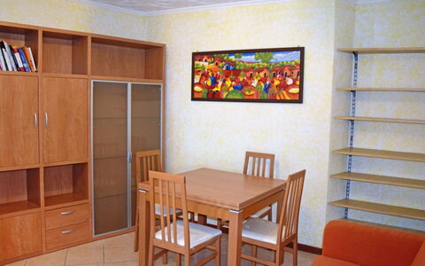 La Mia Casetta: Meubles, Propriété, Table, Bois, Chaise, Bâtiment, Peindre, Design Intérieur, Cabinetry, Architecture
