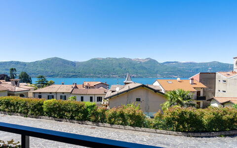 La Mia Casetta: Ciel, Plante, L'Eau, Bâtiment, Propriété, Montagne, Fenêtre, Bleu, Bleu Azur, Arbre