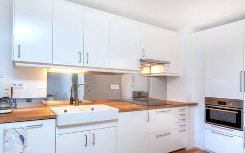 Nautic Ii: Pièce, Propriété, Meubles, Comptoir, Cuisine, Cabinetry, Design Intérieur, Immobilier, Bâtiment, Maison