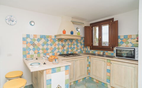 Viola: Plante, L'Eau, Propriété, Meubles, Bâtiment, Table, Fenêtre, Bleu Azur, Chaise, Design Intérieur