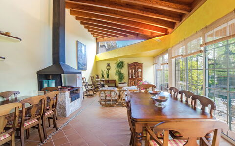 Villa Can Mandol: Propriété, Bâtiment, Pièce, Immobilier, Plafond, Design Intérieur, Restaurant, Maison, Table, Biens