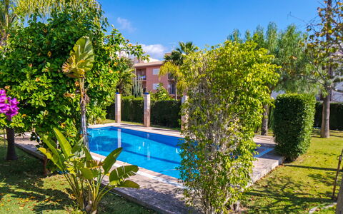 Villa Can Mandol: Propriété, Immobilier, Maison, Arbre, Zone Résidentielle, Domicile, Bâtiment, Biens, Architecture, Jardin