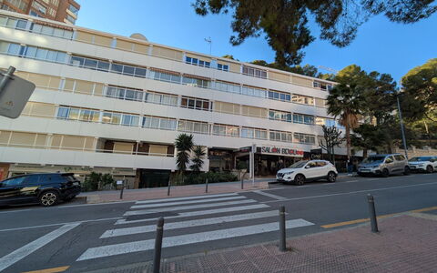 Las Palmeras: Bâtiment, Ville, Appartement, Automotive Exterieur, Condominium, Zone Métropolitaine, Design Urbain, Usage Mixte, Familiale