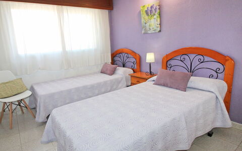 Las Palmeras: Chambre, Lit, Meubles, Pièce, Propriété, Drap De Lit, Cadre De Lit, Literie, Design Intérieur, Mur