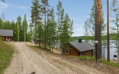 Vuorilahti: Chalet, Domicile, Lot Terre, Des Bois, Mélèze, Siding, Cabane En Rondins, Batiments Jardin