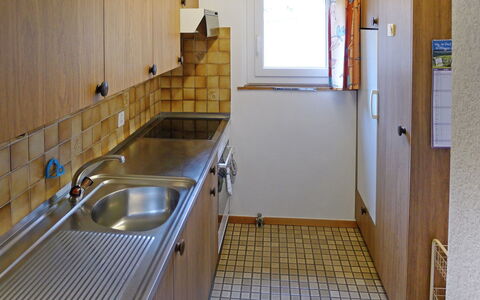 Saskia: Propriété, Pièce, Sol, Évier, Bâtiment, Tuile, Comptoir, Architecture, Immobilier, Maison