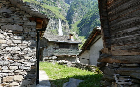 Rustico Nurell: Mur, Maison, Bâtiment, Mur De Pierre, Ruines, Montagne, Roche, Architecture, Zone Rurale, Herbe