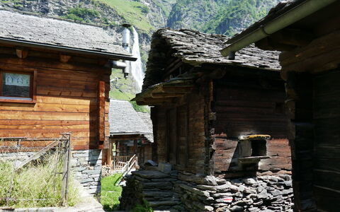 Rustico Nurell: Bâtiment, Cabane En Rondins, Cabane, Maison, Toit, Cabane, Zone Rurale, Chalet, Ruines, Village