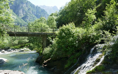 Rustico Nurell: Ressources En Eau, Plan D'Eau, La Nature, L'Eau, Paysage Naturel, Cours D'Eau, Rivière, Végétation, Réserve Naturelle, Riparienne