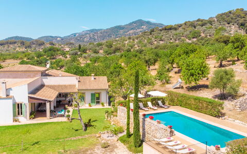 Son Maguet: Ciel, Plante, Bâtiment, L'Eau, Montagne, Bleu Azur, Maison, Arbre, Lot Terre, Plan D'Eau