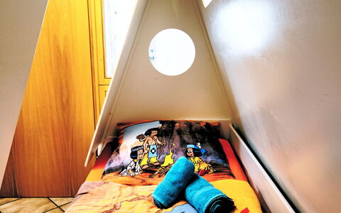 Hermanns: Confort, Bois, Sol, Ombre, Sol, Lit, Loisir, Teintes Et Ombres, Dur, Chambre