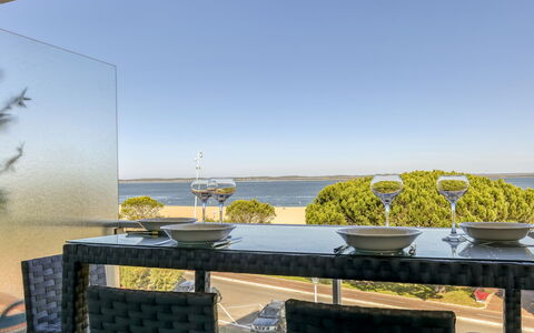 Arcachon 241: L'Eau, Ciel, Propriété, La Nature, Ombre, Plante, Mobilier De Jardin, Table, Design Intérieur, Éclairage