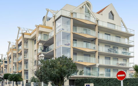 Arcachon 241: Ciel, Bâtiment, Propriété, Fenêtre, Plante, Bloc Tour, Condominium, Design Urbain, Arbre, Maison