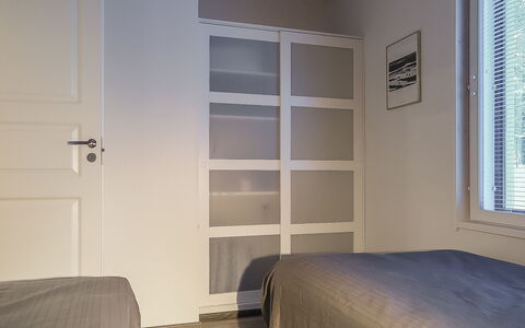 Hilla B: Mur, Sol, Sol, Bois, Design Intérieur, Chambre, Pièce, Lit, Appartement, Porte