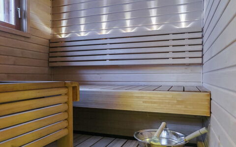 Riekkoluosto: Balcon, Appartement, Ombre, Verre, Condominium, Balustrade, Porche, Daylighting, Plate-Forme, Mobilier De Jardin