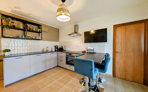 Style: Meubles, Design Intérieur, Sol, Sol, Cabinetry, Bois, Plafond, Pièce, Comptoir, Cuisine