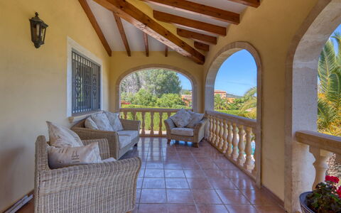 Villa Meena: Propriété, Pièce, Bâtiment, Immobilier, Plafond, Biens, Maison, Domicile, Architecture, Design Intérieur