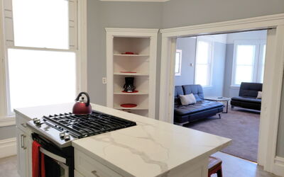 3 Bd Downtown