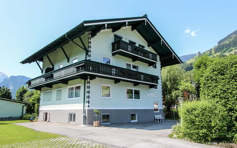 Am Ziller: Ciel, Plante, Bâtiment, Fenêtre, Arbre, Lot Terre, Maison, Nuage, Design Urbain, Pente
