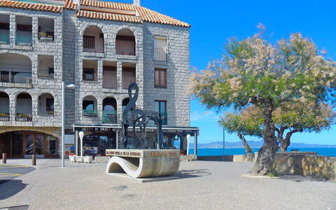 Albatros: Propriété, Bâtiment, Ville, Architecture, Maison, Bleu Azur, Immobilier, Biens, Vacances, Arbre