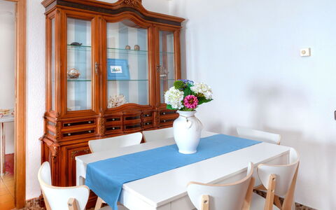 Albatros: Fleur, Table, Meubles, Plante, Propriété, Photographier, Vase, Décoration, Bleu Azur, Bâtiment