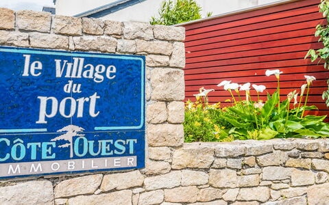 Village du Port: Plante, Jour, Propriété, Bâtiment, Fenêtre, Brickwork, Bois, Architecture, Brique, Rectangle