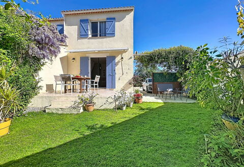 Papaye: Appartement, Recours, Chaise, Ombre, Balcon, Table Cuisine Et Salle A Manger, Restaurant, Eco Hôtel, Hôtel