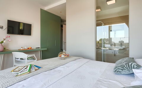 Grande: Chambre, Pièce, Meubles, Lit, Propriété, Design Intérieur, Drap De Lit, Matelas, Mur, Sol