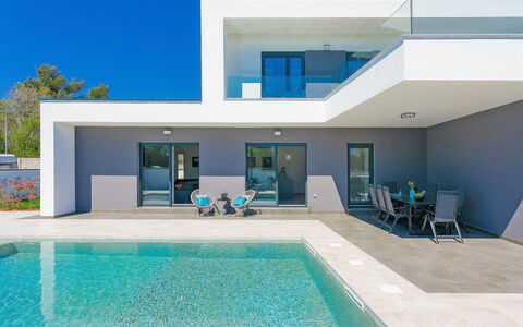 Ella Premantura: Propriété, Maison, Bâtiment, Domicile, Immobilier, Architecture, Piscine, Biens, Villa, Design Intérieur