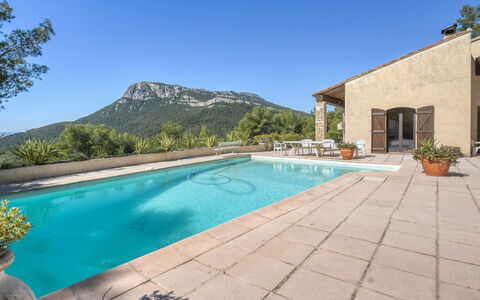 Les Baux Rouges: Propriété, Piscine, Maison, Immobilier, Bâtiment, Biens, Domicile, Villa, Vacances, Architecture