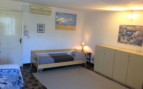 Casale: Pièce, Lit, Meubles, Chambre, Propriété, Cadre De Lit, Drap De Lit, Design Intérieur, Sol, Bâtiment