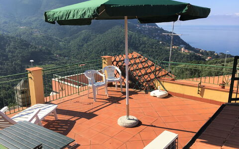 Casale: Ciel, Propriété, Ombre, Mobilier De Jardin, Nuage, Bois, Montagne, Loisir, Design Urbain, Paysage