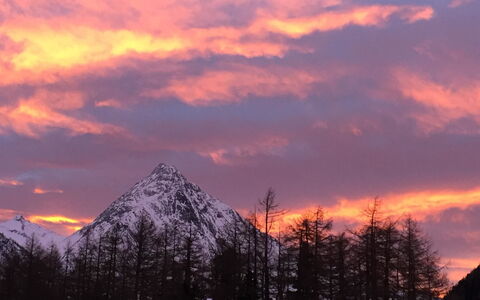Adler: Nuage, Ciel, Atmosphère, Paysage Naturel, Afterglow, Crépuscule, Lumière Du Soleil, Montagnes, Atmospherique Phénomène, Montagne