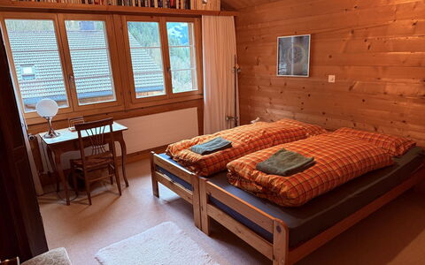 Fabiana: Meubles, Design Intérieur, Bois, Sol, Sol, Chambre, Lit, Plafond, Pièce, Cadre De Lit