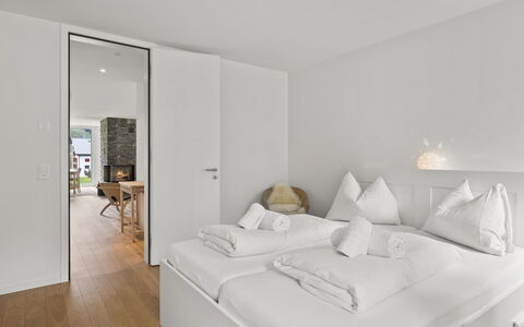 Triangel Raber: Meubles, Bâtiment, Confort, Bois, Design Intérieur, Sol, Sol, Lampe, Porte, Cadre De Lit