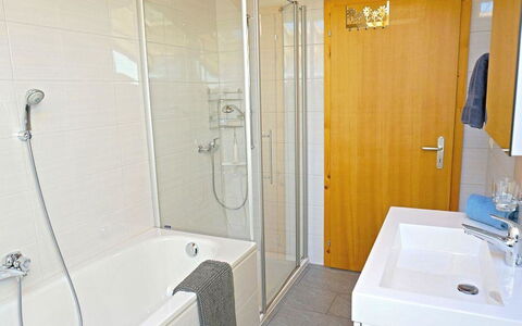 Majelas Heiti: Luminaire Plomberie, Propriété, Évier, Robinet, Douche, Tete De Douche, Salle De Bains, Bar De Douche, Miroir