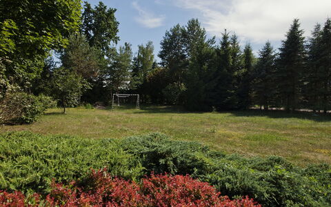 Latków: Herbe, Domicile, Lot Terre, Jardin, Couverture De Sol, Porte, Siding, Ferme, Batiments Jardin