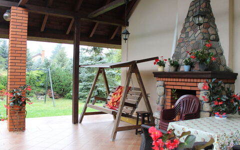 Latków: Plante, Fleur, Design Intérieur, Bois, Bâtiment, Arbre, Salon, Plante D'Appartement, Loisir, Table