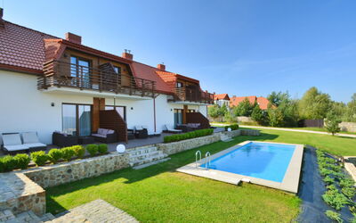 Górno 100: Propriété, Bâtiment, Maison, Immobilier, Biens, Domicile, Piscine, Zone Résidentielle, Villa, Architecture